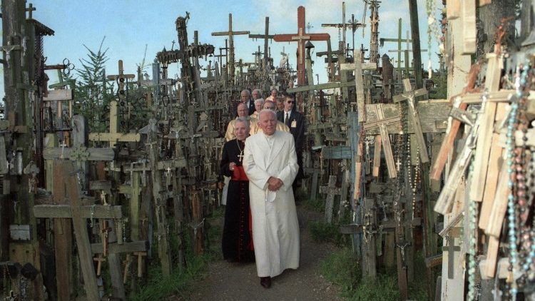 You are currently viewing Popiežius Kryžių kalne 1993 m. rugsėjo 7 d.