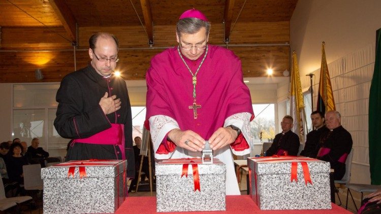 Read more about the article Baigta vysk. Vincento Borisevičiaus beatifikacijos bylos diecezinė dalis