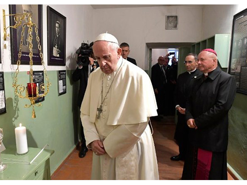 Popiežius Bažnyčiai Lietuvoje: neužmirškite kankinių, jie – šventieji
