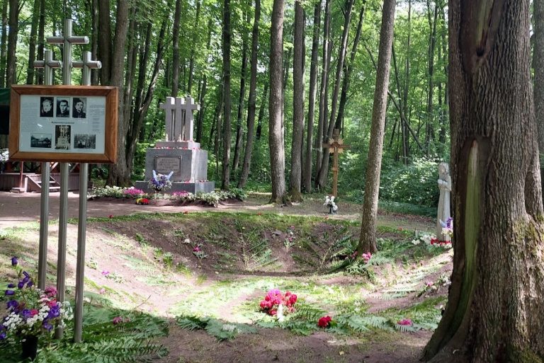 Prisiminti trys žiauriai nukankinti Vilkaviškio vyskupijos kunigai