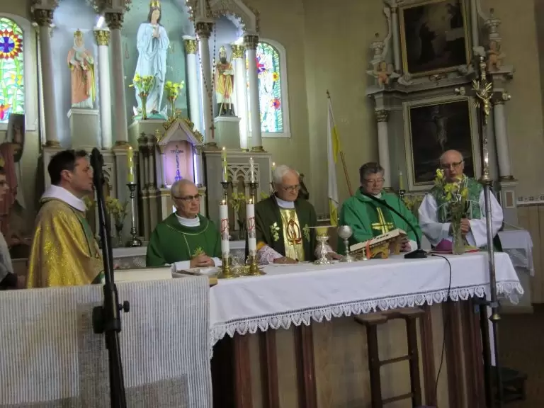 Read more about the article Prisimenant kunigą Aleksandrą Papučką