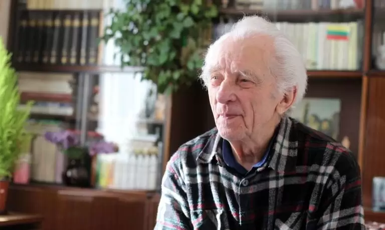 Read more about the article Kartu su Baliu Sruoga Štuthofo lageryje kalėjęs 98 metų Vladislovas Telksnys: „Nuo mirties mane išgelbėjo lietuviški lašiniai“