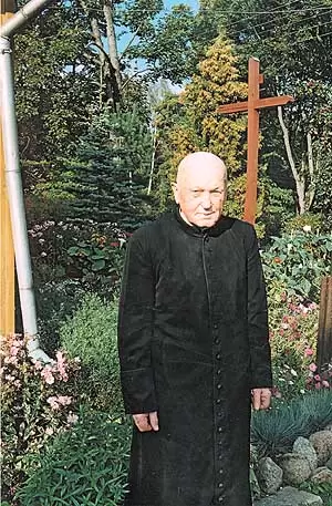 You are currently viewing Monsinjorui – Kauno savivaldos jubiliejinis medalis
