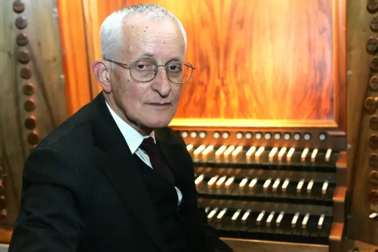 Read more about the article In memoriam profesoriui Leopoldui Digriui